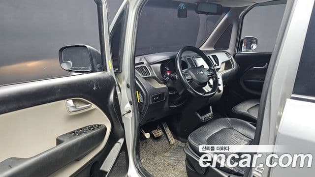 Kia Ray Special, 2013 11