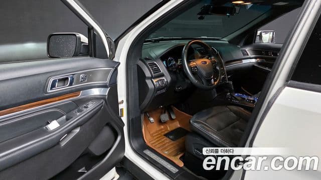 Ford Explorer 5세대, 2016 10