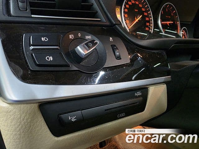 BMW 5시리즈 (F10), 2013 9