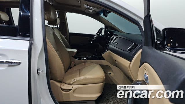 Kia All New Carnival Prestige, 2016 11