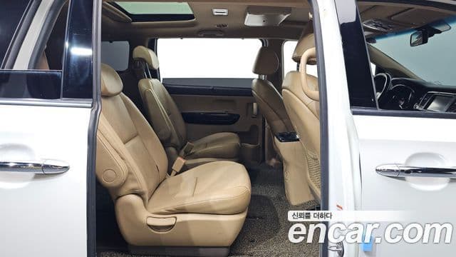 Kia All New Carnival Prestige, 2016 12