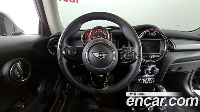 Mini Cooper D 3세대, 2018 13
