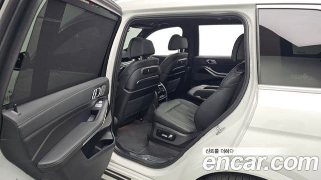 BMW X7 (G07) xDrive 40i M Sport 6인승, 2024 13