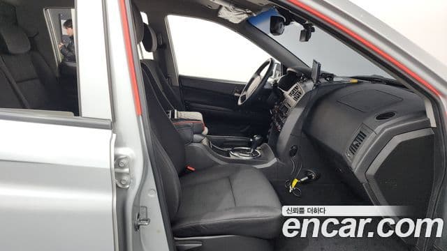 KG모빌리티(SsangYong) Korando Sport Club, 2012 11