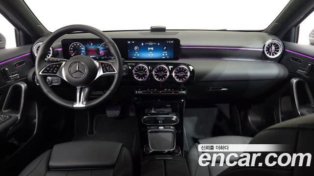 Mercedes-Benz A-класс W177 A220 хэтчбек, 2024 7