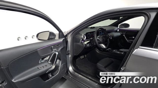 Mercedes-Benz A-класс W177 A220 хэтчбек, 2024 13