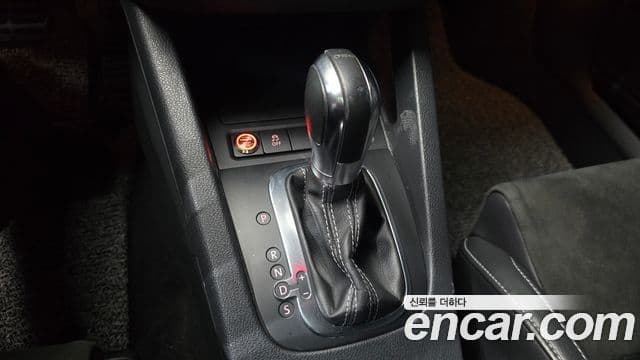 Volkswagen 시로코 2.0 TSI R, 2013 9