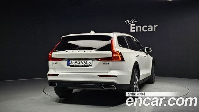 Volvo V60 Cross Country 2세대 B5 Pro AWD, 2021 4