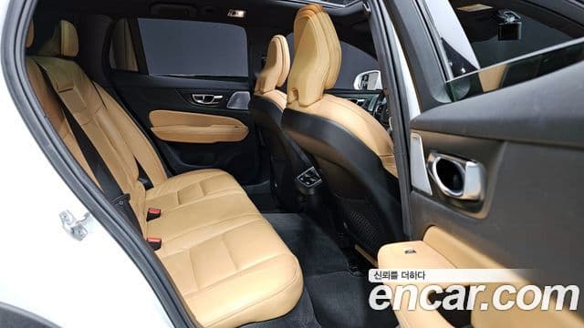 Volvo V60 Cross Country 2세대 B5 Pro AWD, 2021 11