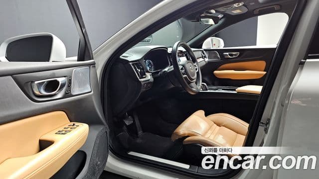 Volvo V60 Cross Country 2세대 B5 Pro AWD, 2021 12