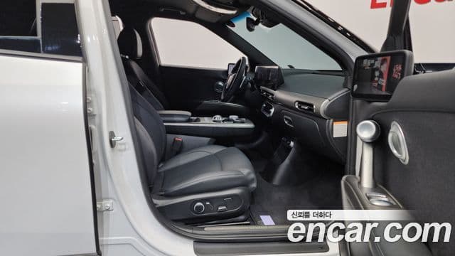 Genesis GV60 Standard, 2023 11