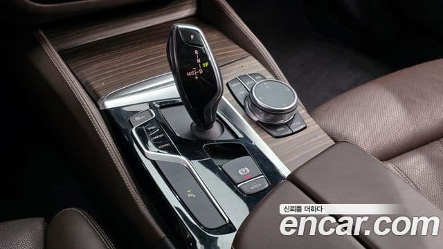 BMW 5시리즈 (G30) 520d Luxury Plus, 2018 9