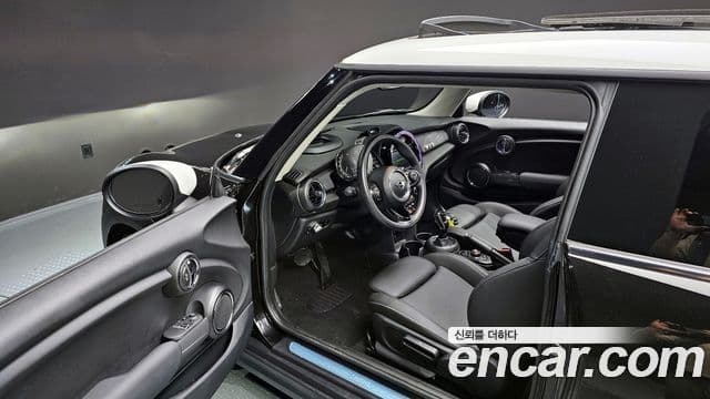 Mini Cooper 3세대, 2021 11