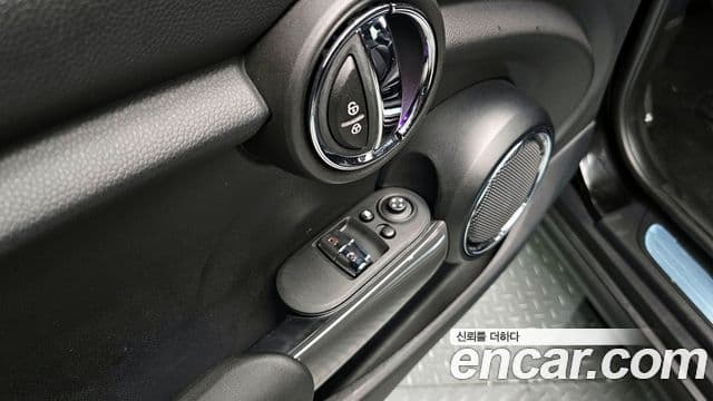 Mini Cooper 3세대, 2021 12