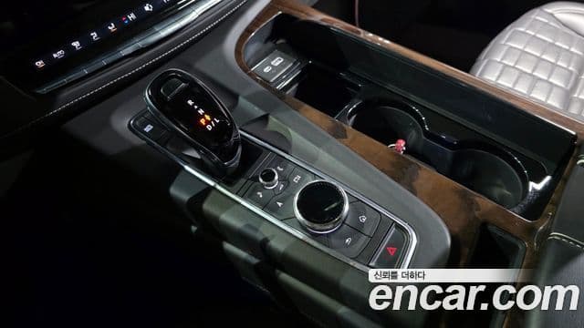 Cadillac Escalade 5세대 Premium Luxury Platinum, 2022 9