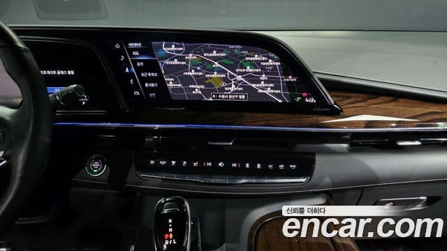 Cadillac Escalade 5세대 Premium Luxury Platinum, 2022 14