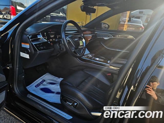 Audi A8 (D5) 55 TFSI Quattro LWB, 2021 10