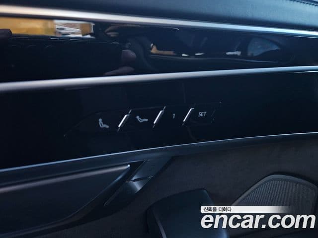 Audi A8 (D5) 55 TFSI Quattro LWB, 2021 12