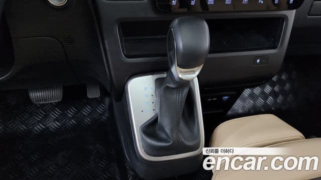 Hyundai Staria Modern, 2025 9