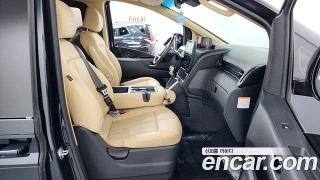 Hyundai Staria Modern, 2025 11