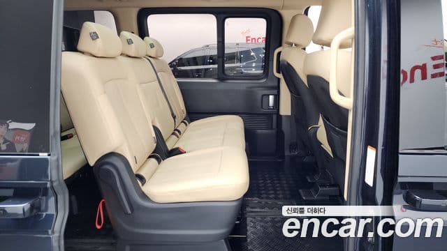 Hyundai Staria Modern, 2025 12