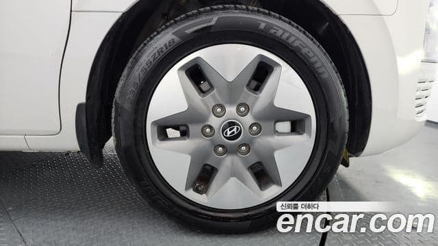 Hyundai Staria Modern, 2025 все фото