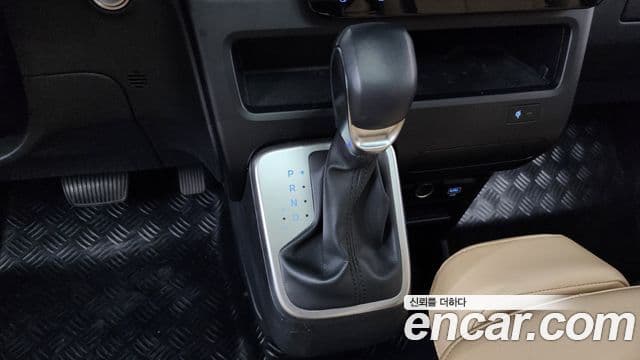 Hyundai Staria Modern, 2025 9