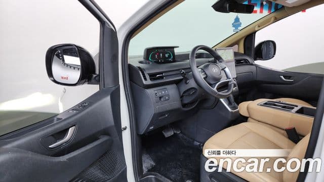Hyundai Staria Modern, 2025 10