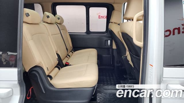 Hyundai Staria Modern, 2025 12