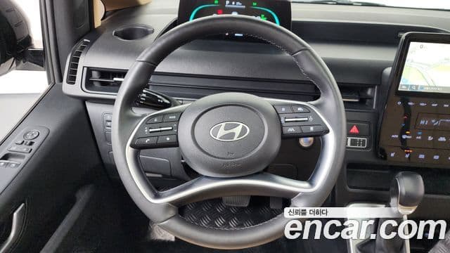 Hyundai Staria Modern, 2025 13