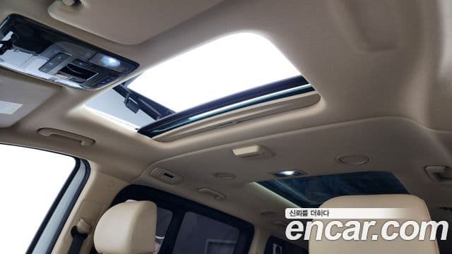 Hyundai Staria Modern, 2025 18