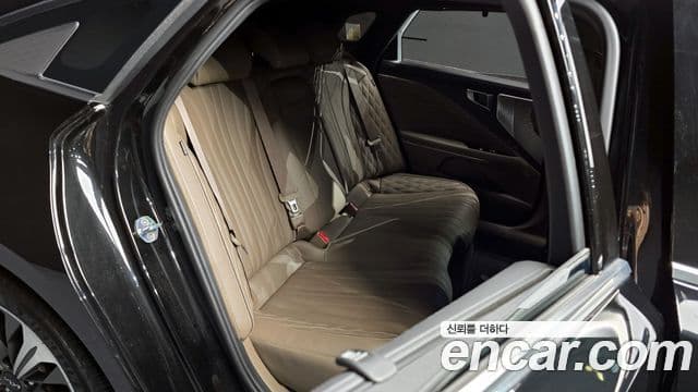 Kia K8 гибрид Signature, 2022 12