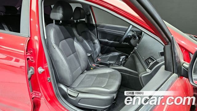 Hyundai Avante AD 1.6 GDI Value Plus, 2018 12