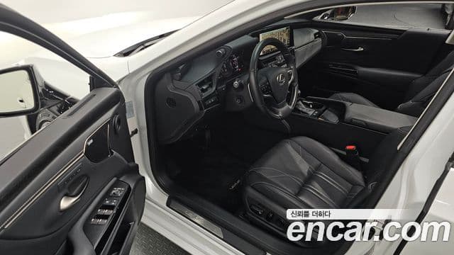 Lexus ES300h 7세대 Executive, 2023 11