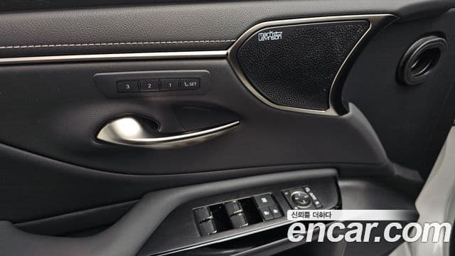 Lexus ES300h 7세대 Executive, 2023 18