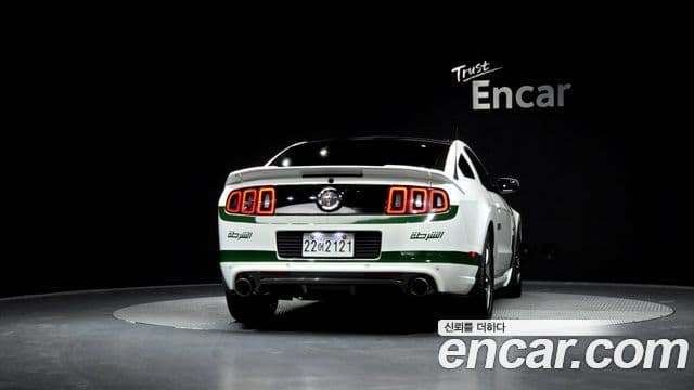 Ford Mustang купе, 2013 4