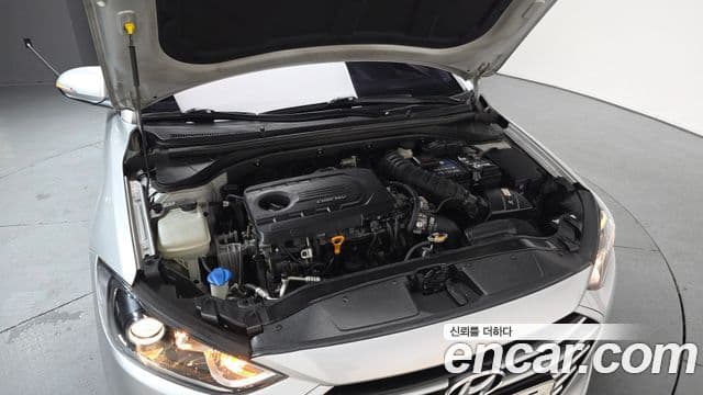 Hyundai Avante AD Style, 2016 6