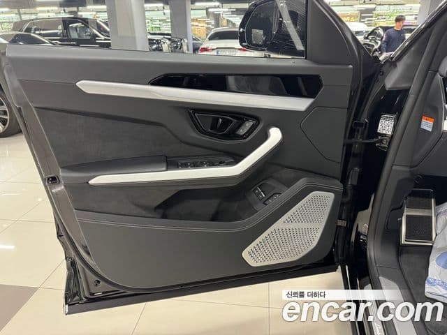 Lamborghini Urus 4.0 V8 SE, 2025 7