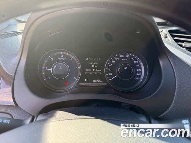 Hyundai Grandeur HG Premium, 2015 12