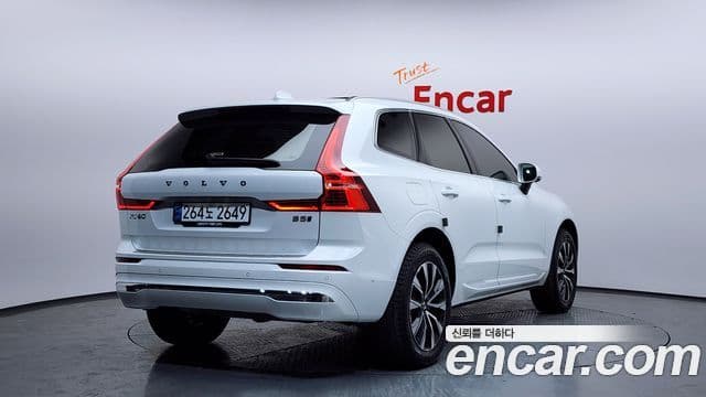 Volvo XC60 2세대 B5 Ultra Bright, 2025 2