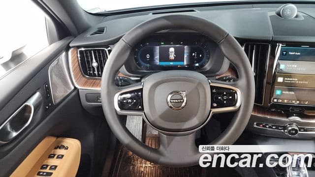 Volvo XC60 2세대 B5 Ultra Bright, 2025 13