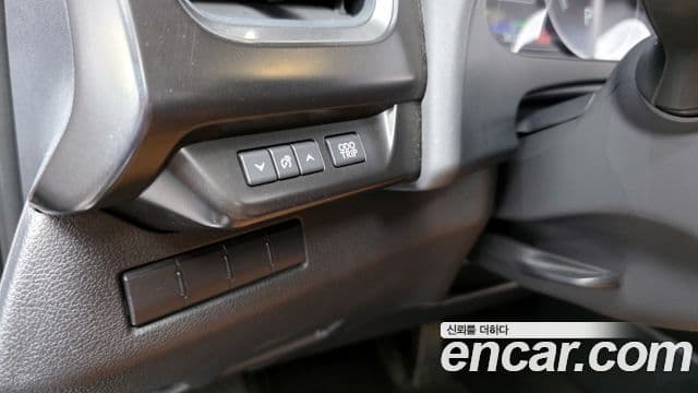 Lexus UX250h, 2019 15