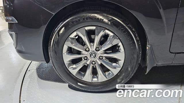 KG모빌리티(SsangYong) Korando 투리스모 4WD TX 9인승, 2017 все фото