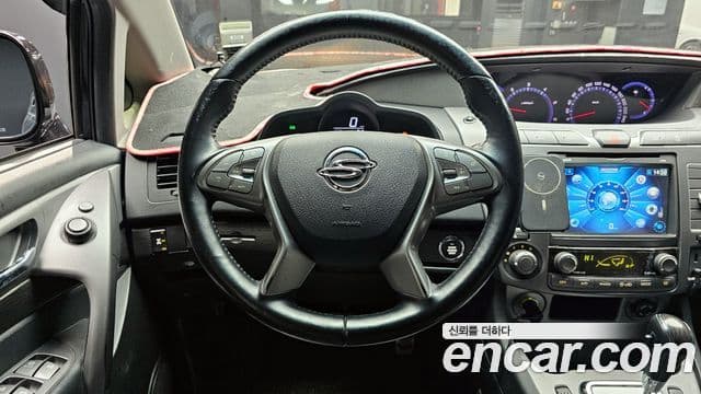 KG모빌리티(SsangYong) Korando 투리스모 4WD TX 9인승, 2017 13