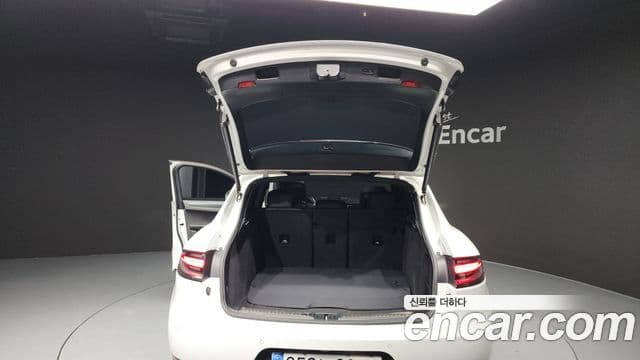 Porsche Macan 95B, 2019 20