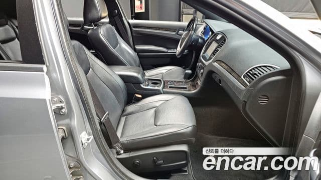 크라이슬러 The / новый New 300C, 2013 10