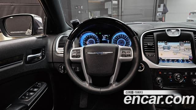 크라이슬러 The / новый New 300C, 2013 13