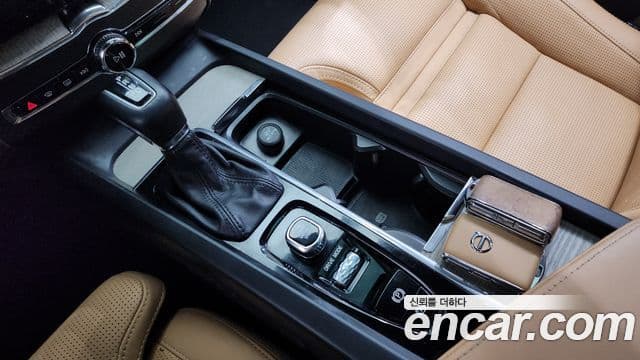 Volvo XC60 2세대 D5 Inscription, 2019 9