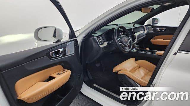Volvo XC60 2세대 D5 Inscription, 2019 10