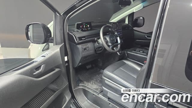 Hyundai Staria Modern, 2023 10